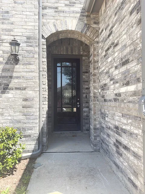 4 bed, 2602 sqft, $2,799 — Photo 2