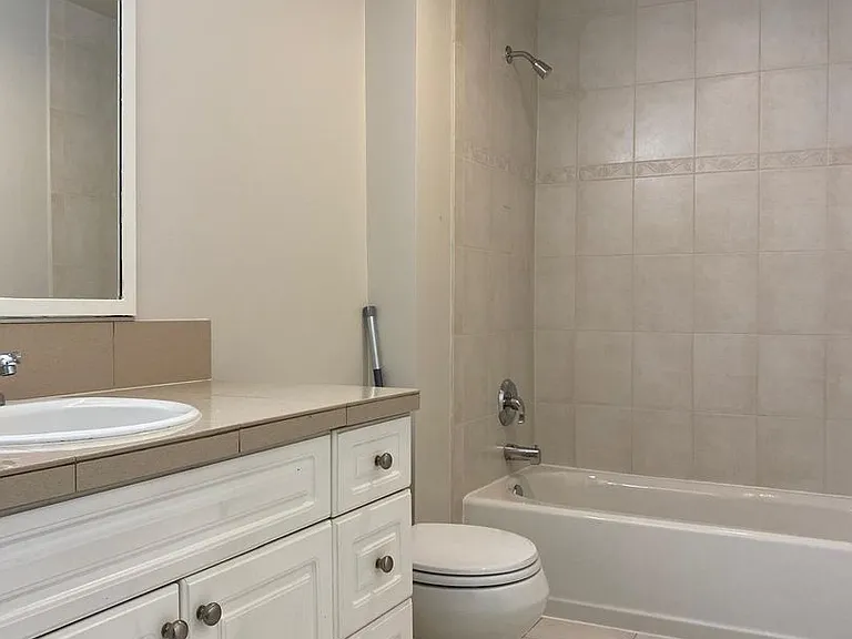 321 10th Ave S #610 — Photo 18