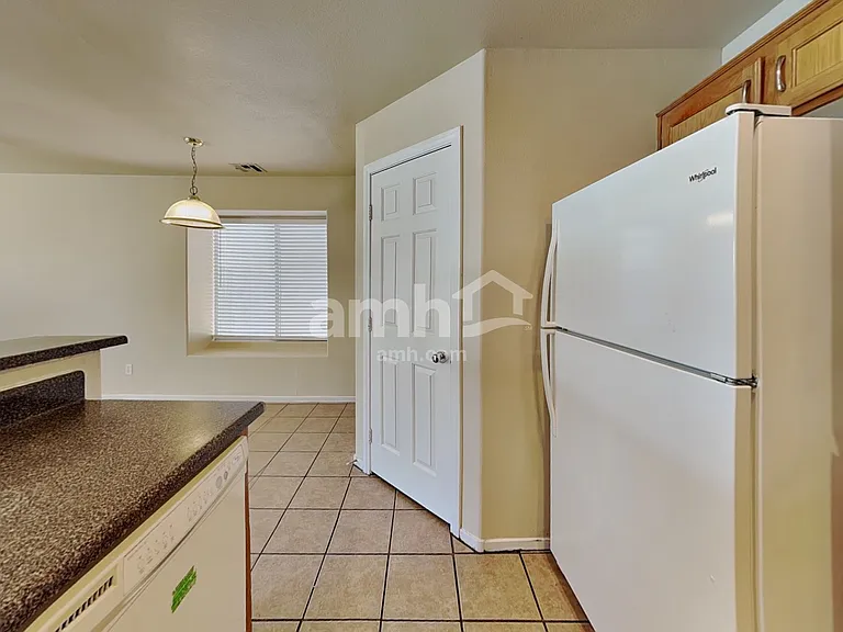 3912 Camryn Holly St — Photo 4
