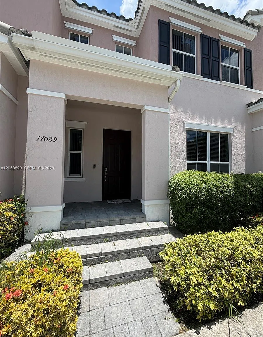 Kendall Commons Residenti — Photo 2