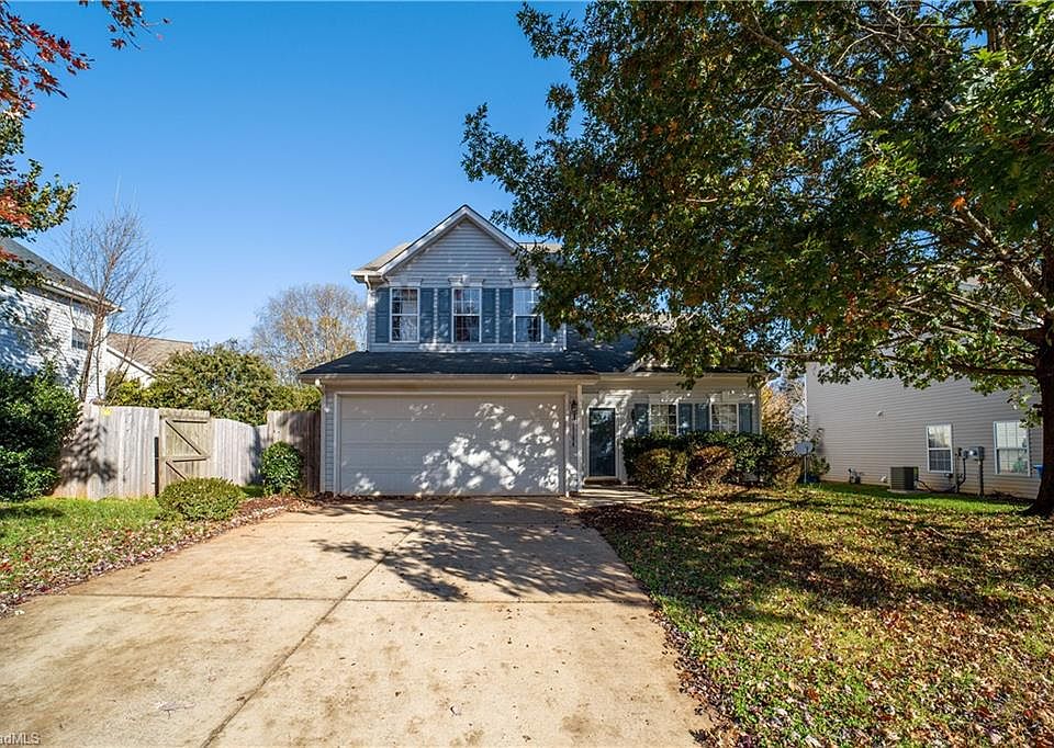 1st image of 1104 Briarwood Dr