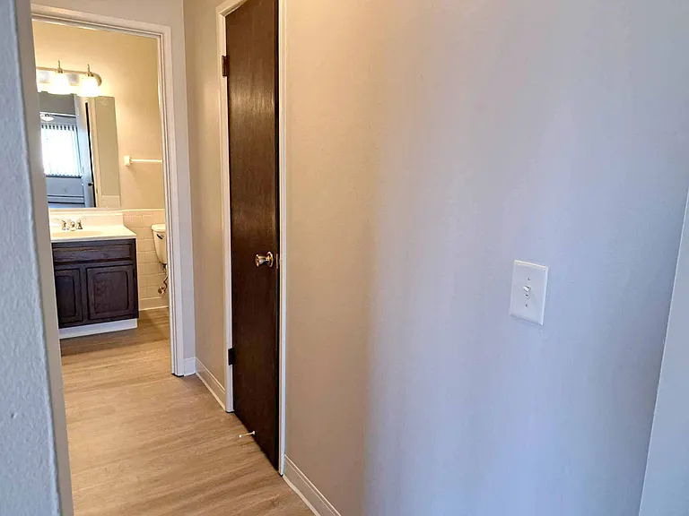 Corinthian Apartments — Photo 46
