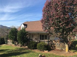 20 Whispering Oaks Dr #9, Candler, NC 28715