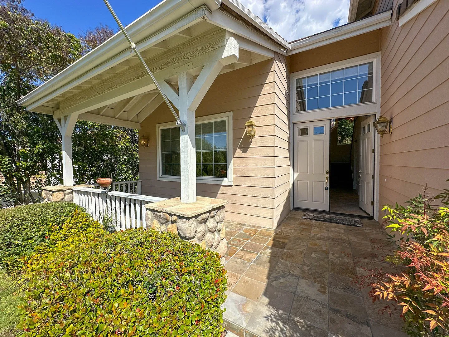 Spacious 6-Bedroom Home with ADU & Views in Newhall! — Photo 2