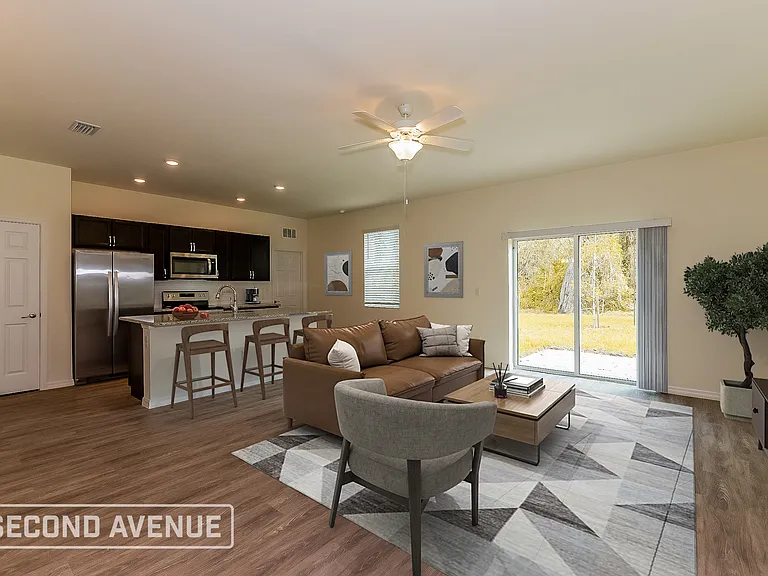 4546 Crowell Ln — Photo 2