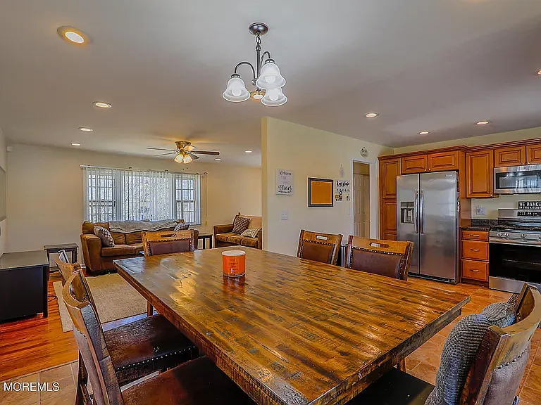4 bed, 1971 sqft, $3,500 — Photo 4
