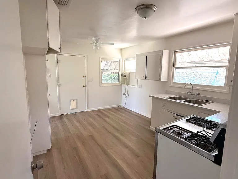 5541 Welland Ave — Photo 5