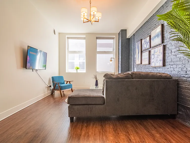 2112 S Michigan Ave #3 — Photo 8