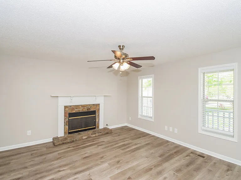 116 Brentwood Ct — Photo 5