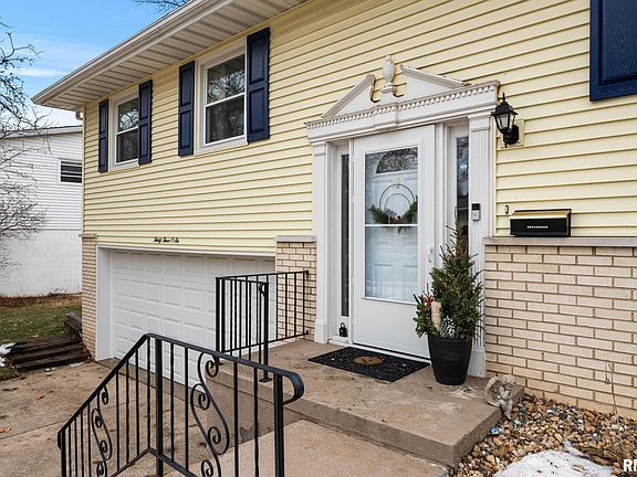 4th image of 3306 W Birkshire Dr