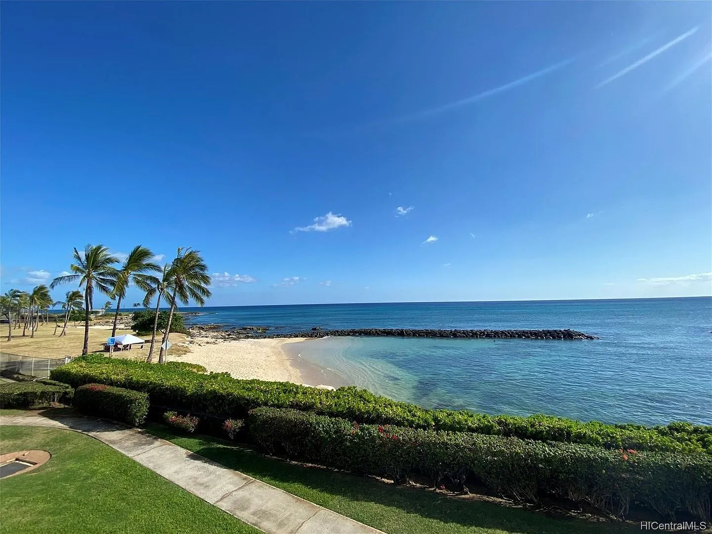 Makaha Surfside — Photo 1