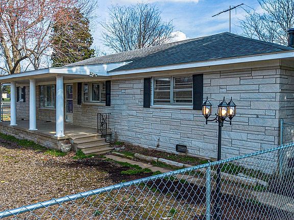 5th image of 860 Bryants Ford Rd