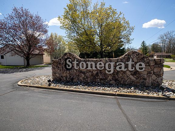 2nd image of 2656 Stonevalley Dr SW