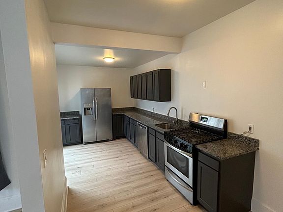 3rd image of 5211 Franklin Blvd