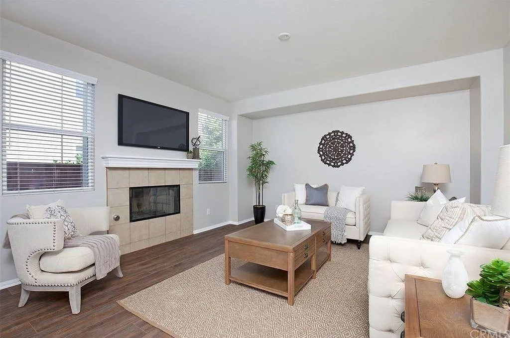 Family room - 30865 Highland Vista Cir
