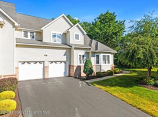 35 Sharon Dr, Moosic, PA 18507