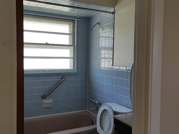 4th image of 1080 Lindsay Ln