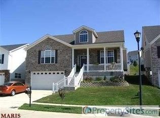 1053 Winter Lake Dr, Fenton, MO 63026
