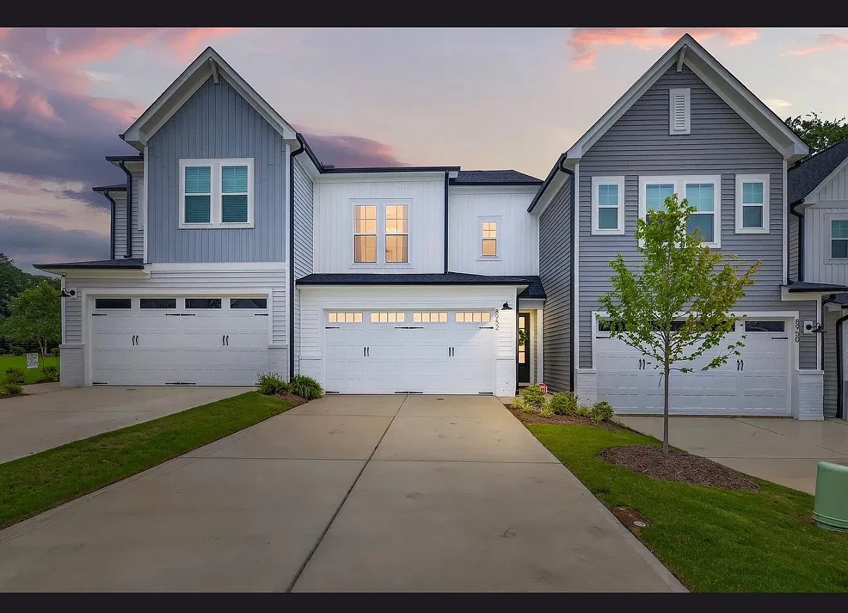 3 bed, 2.5 bath, 1996 sqft, $2,100 — Photo 1