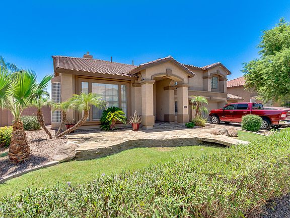 3rd image of 1653 E Crescent Way