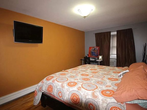 5th image of 28-01 Newtown Ave #3