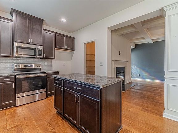 5th image of 4086 Fireoak Dr