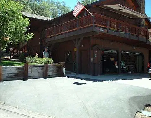 3 bed, 2.5 bath, 1852 sqft, $2,750 — Photo 2