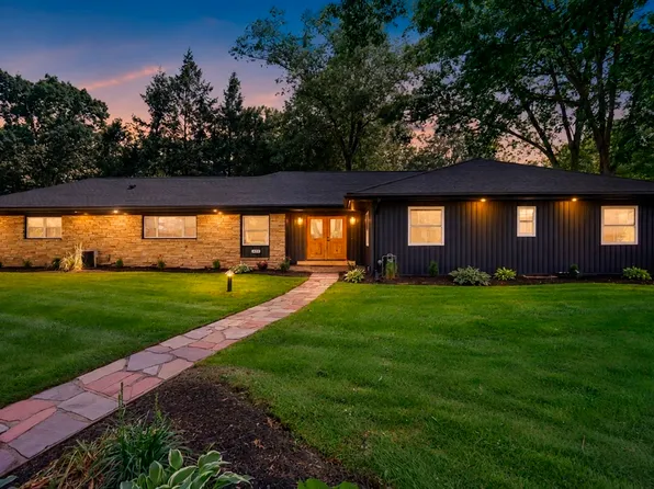 127 Magnolia Cir, Longmeadow, MA 01106