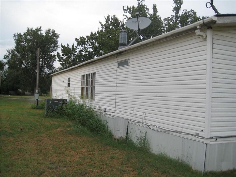 2nd image of 529 NE Canadian Ave