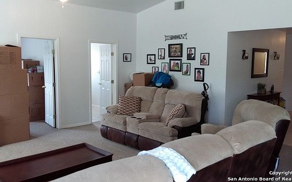 3rd image of 2418 Shamrock Dr