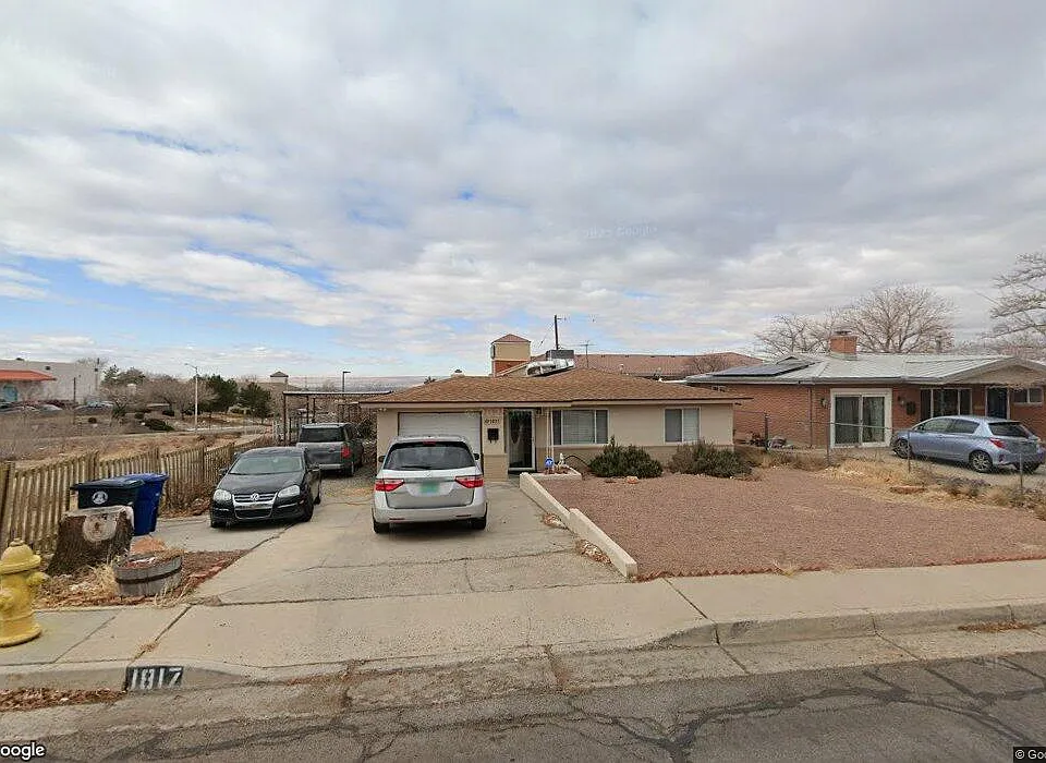1817 Cornell Dr SE