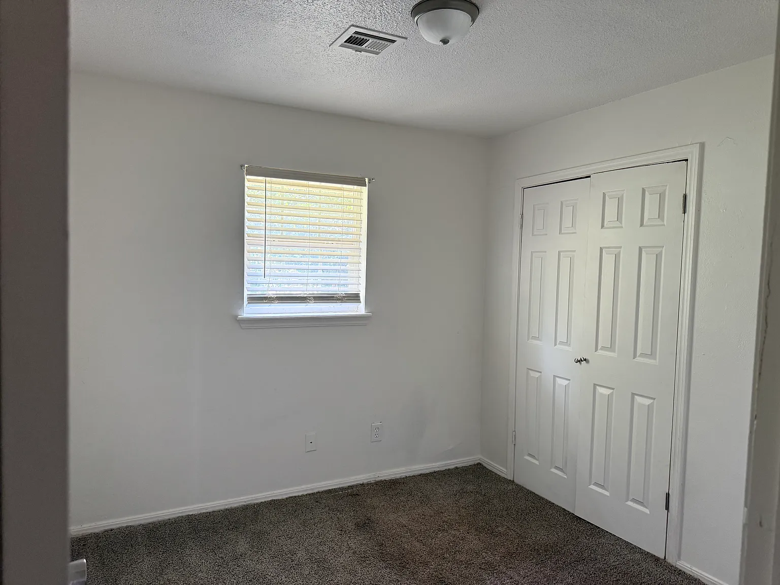 4 bed, 1145 sqft, $1,300 — Photo 4