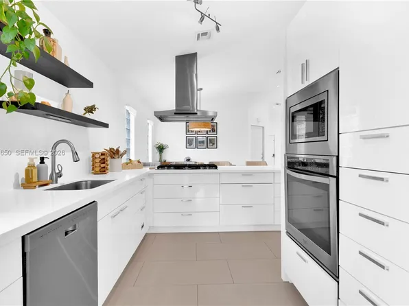 8858 SW 214th St, Cutler Bay, FL 33189