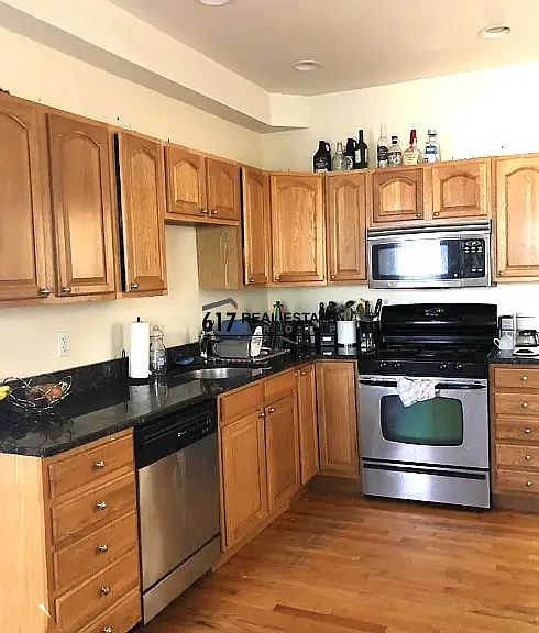 34 Brentwood St — Photo 7