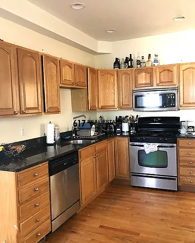 34 Brentwood St Photo 1
