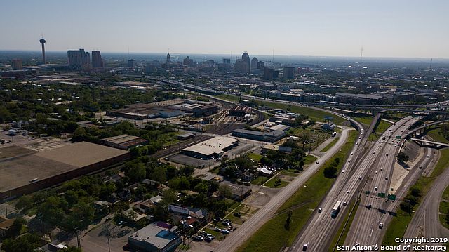 1st image of 1614 N Interstate 35