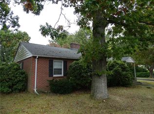 8 Reyquinn St, New London, CT 06320