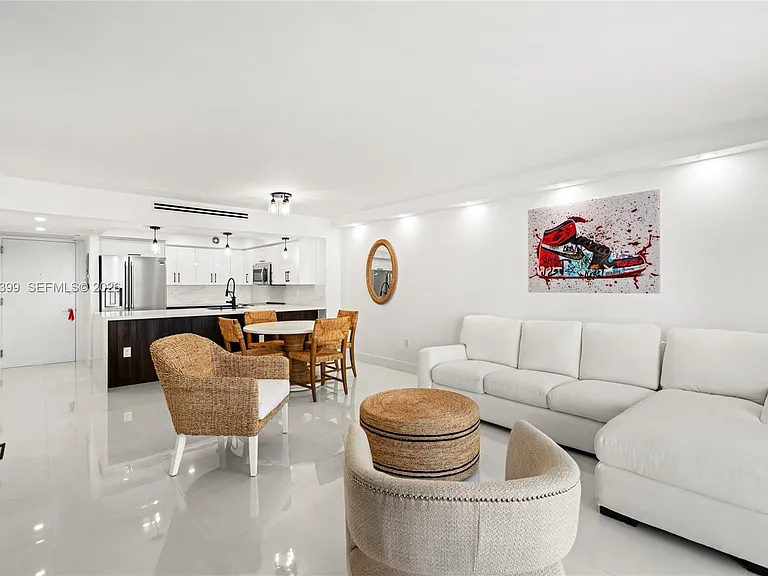 5701 Collins Ave #503 — Photo 8