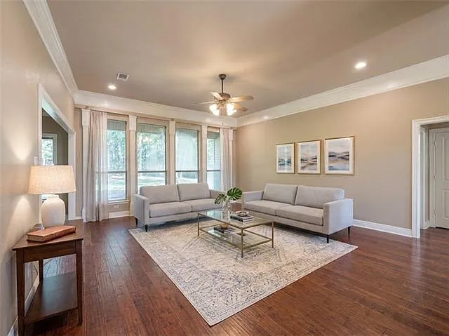 4 bed, 2.0 bath, 2066 sqft, $2,650 — Photo 4