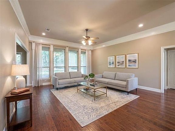 4th image of 421 Greenfield Dr