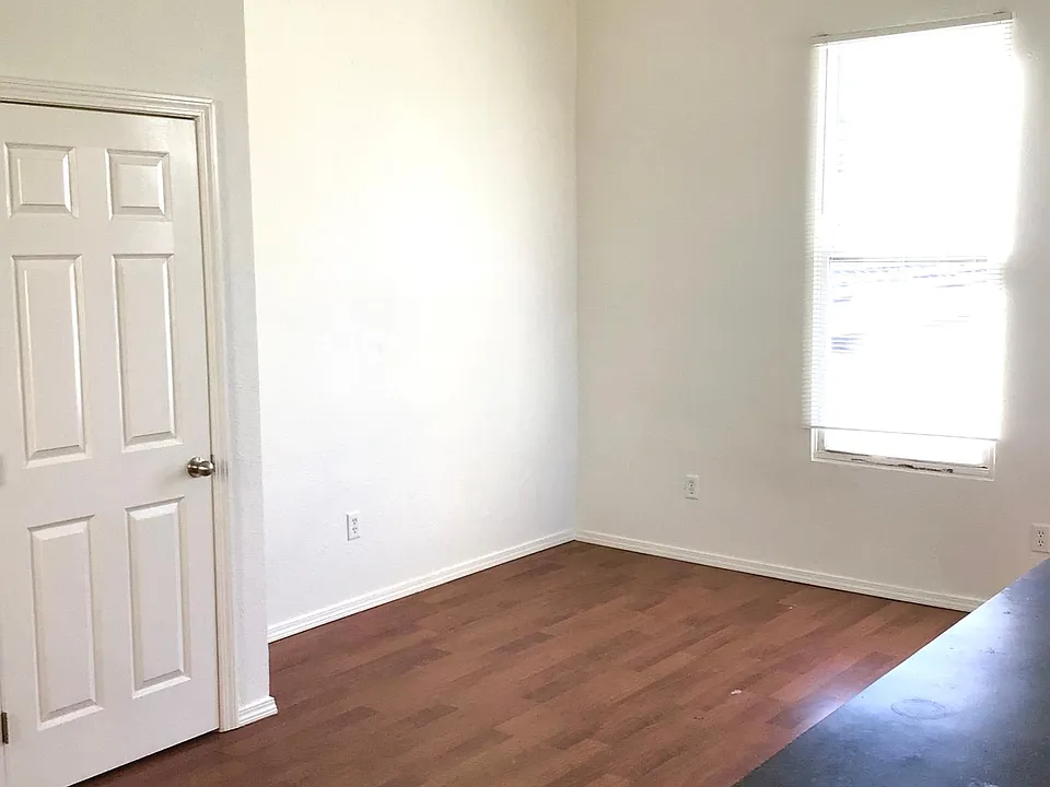 2220 Avenue P #3