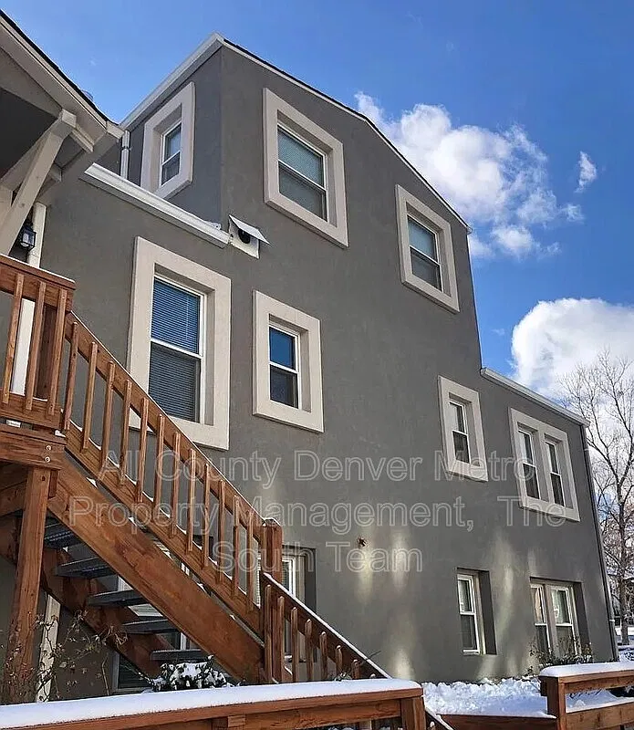 Studio, 1.0 bath, 400 sqft, $900 — Photo 3