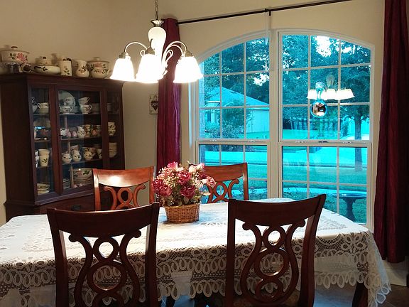5th image of 704 Deer Fern Ave