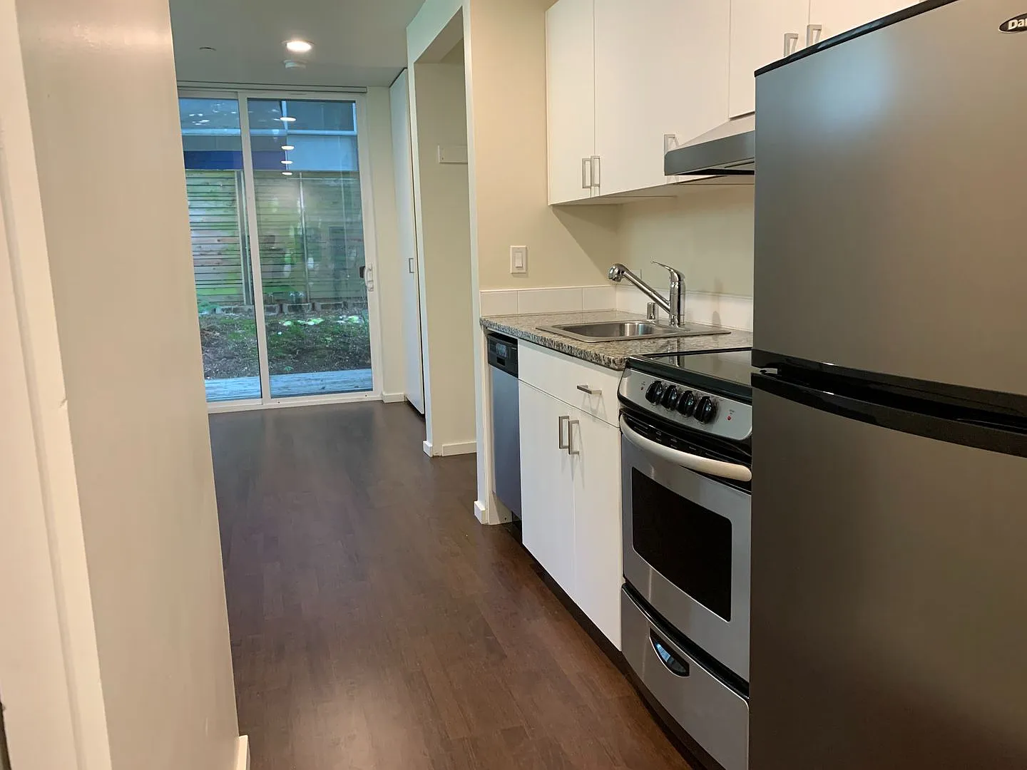 Beautiful & affordable updated modern studio unit on Capitol Hill -- Minutes from Downtown! — Photo 1