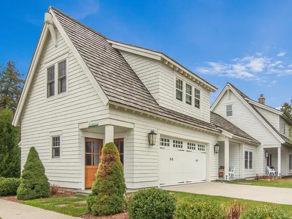 309 S Main St, Leland, MI 49654