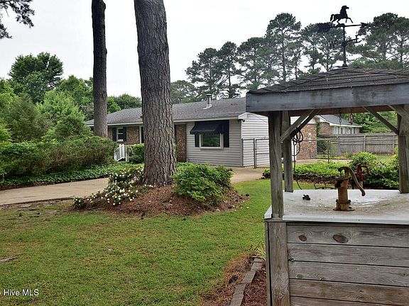 2nd image of 3610 Lambert Ln