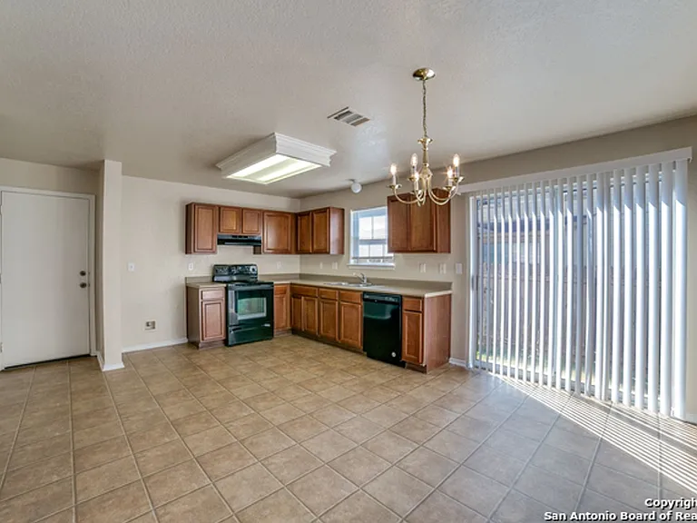 26 Moondance Hl — Photo 5