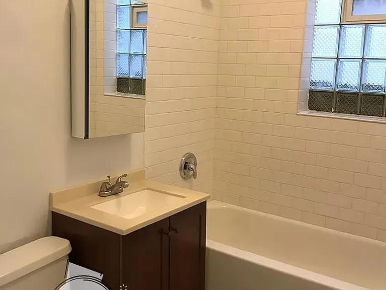 7054 S Western Ave #201 — Photo 6