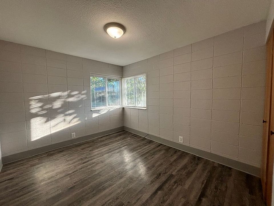 2nd image of 2700 Clyde Park Ave SW APT 29
