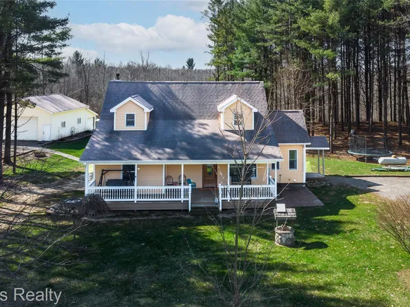 3581 Arivaca Dr, Millington, MI 48746